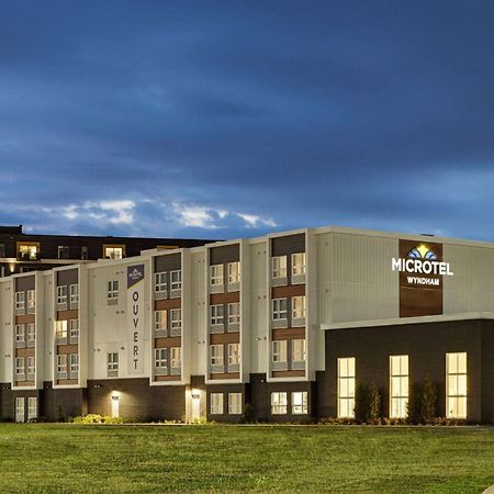 Microtel Inn & Suites By Wyndham Boisbriand Sainte-Thérèse-de-Blainville Exterior foto