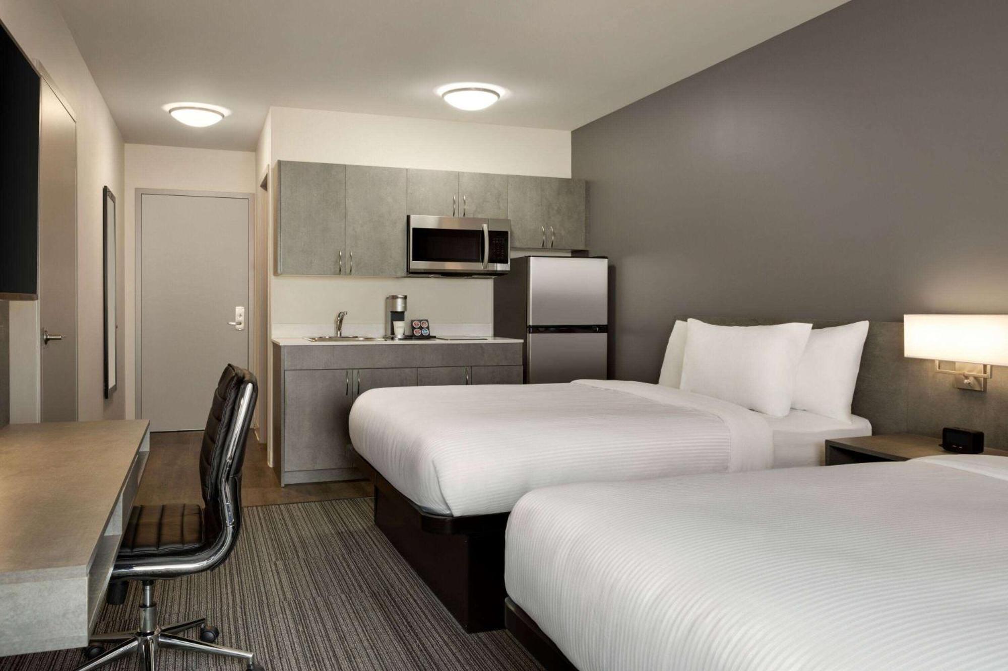 Microtel Inn & Suites By Wyndham Boisbriand Sainte-Thérèse-de-Blainville Exterior foto